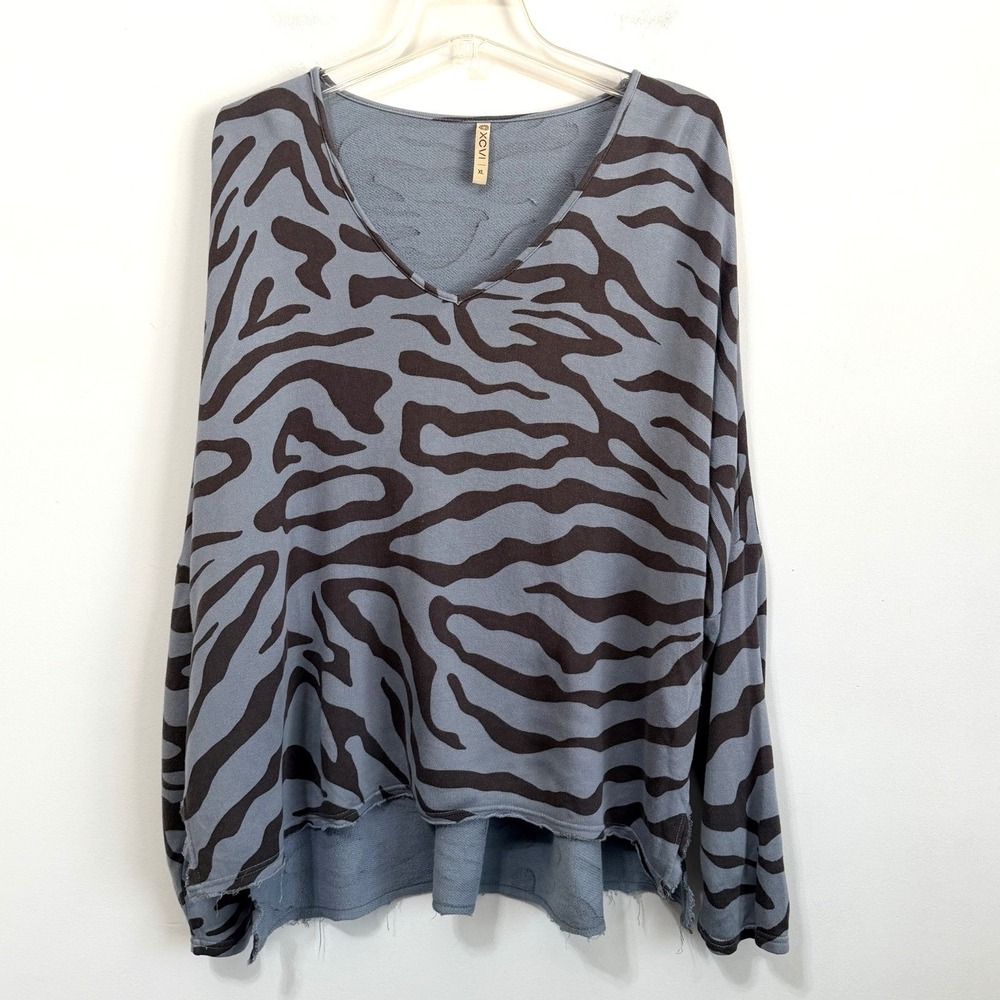 XCVI V Neck Top Shirt XL Blue Zebra Relaxed Raw Hem Long Dolmam Sleeve FLAW